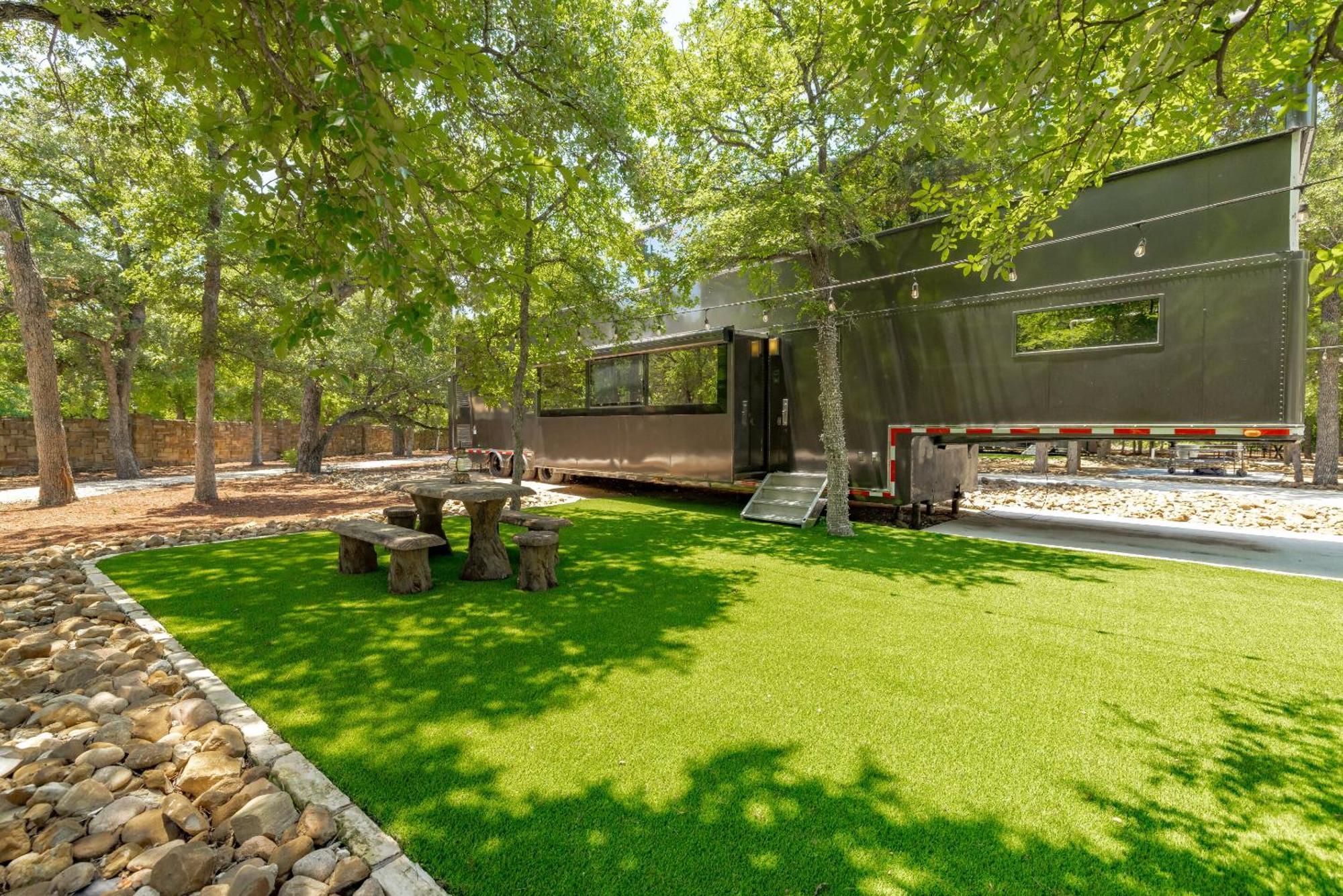 7744 Ranch Glamping Resort Остин Номер фото